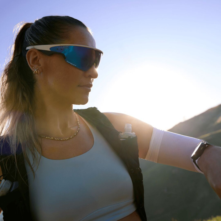 OKULARY OAKLEY META VANGUARD White/Prizm Sapphire